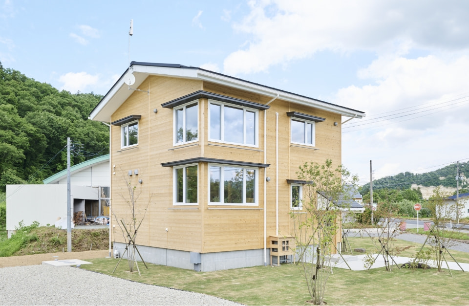 モデルハウスの見どころ 外壁は無塗装の杉板張り