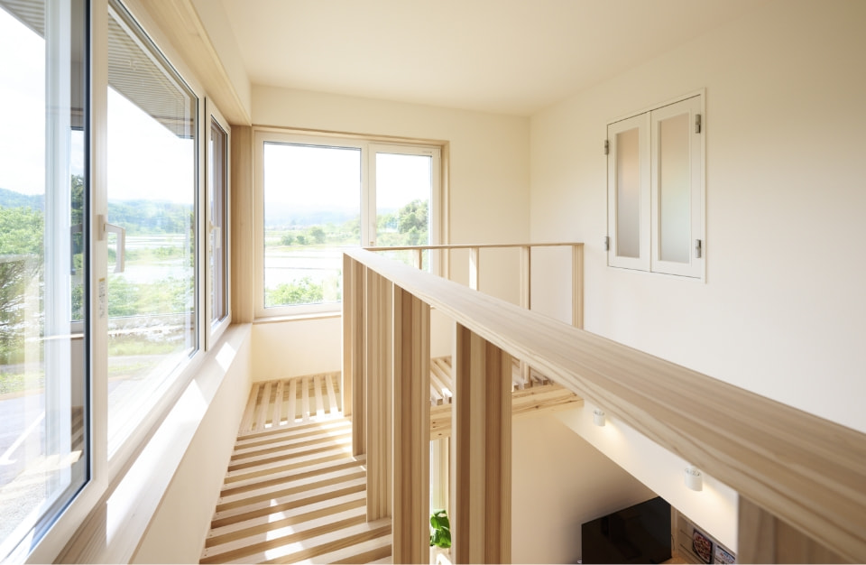 モデルハウスの見どころ 吹き抜けコーナーサッシによる明るさ